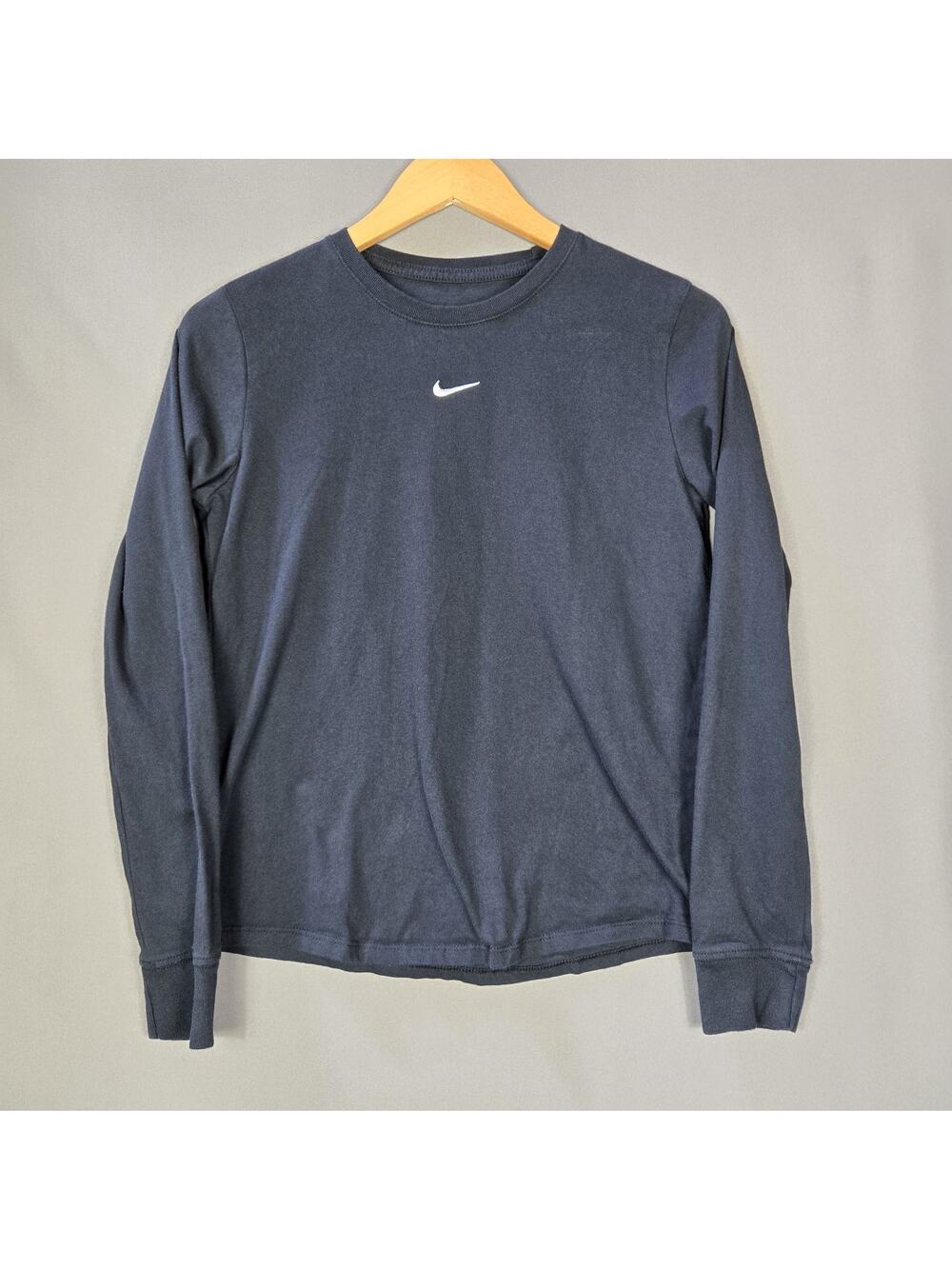 The Nike Tee Long Sleeve Black T-Shirt Size Center Swoosh Casual Athleisure XS
